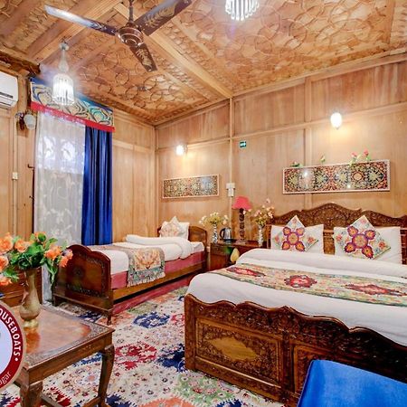 Lake Victoria Houseboats Bed and Breakfast Σριναγκάρ Εξωτερικό φωτογραφία