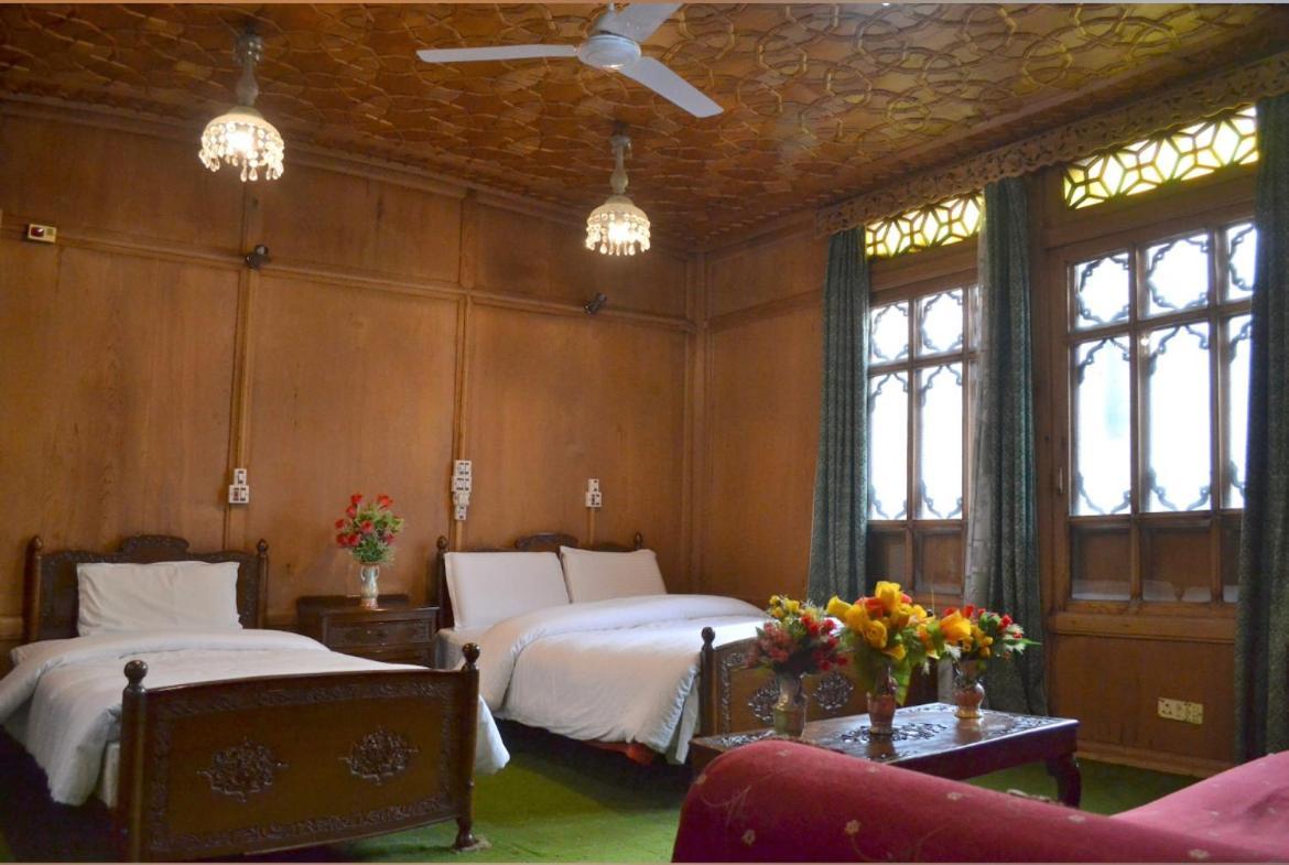 Lake Victoria Houseboats Bed and Breakfast Σριναγκάρ Εξωτερικό φωτογραφία
